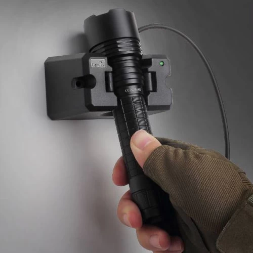 Fenix RC20 Rechargeable Flashlight | 1,000 Lumens 4 Fenix RC20 Rechargeable Flashlight | 1,000 Lumens - Image 2