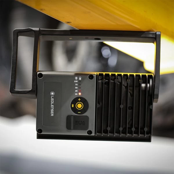 LEDLenser IF4R Rechargeable Flood Worklight | 2500 Lumens 8 LEDLenser IF4R Rechargeable Flood Worklight | 2500 Lumens - Image 6