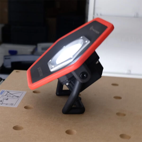 Maxxeon WorkStar LUMENATOR Area Work Light | 4,100 Lumens 6 Maxxeon WorkStar LUMENATOR Area Work Light | 4,100 Lumens - Image 4